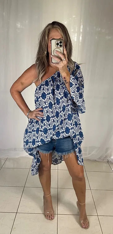 Mavis - Blue + White