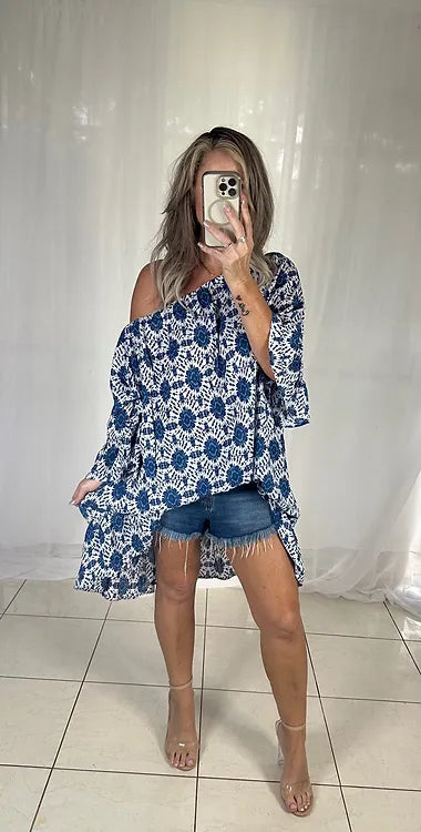 Mavis - Blue + White