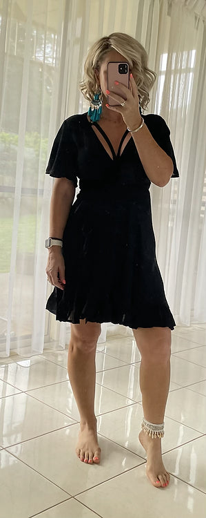 Juno Short Wrap flutter Sleeve - Black new