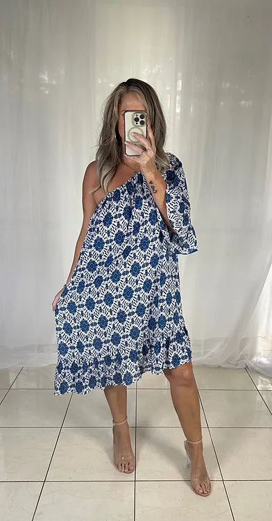 Mavis - Blue + White