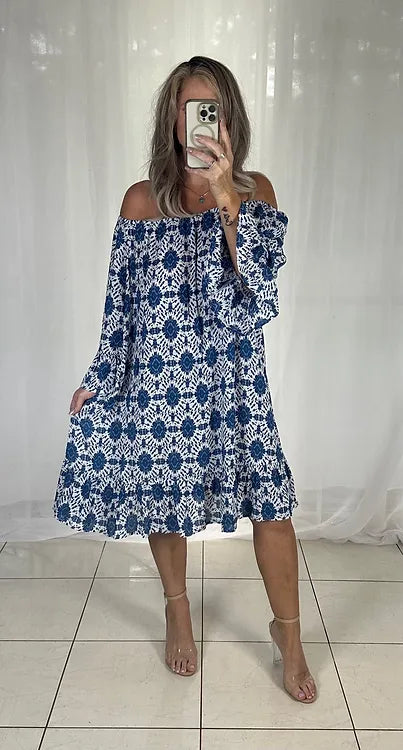 Mavis - Blue + White