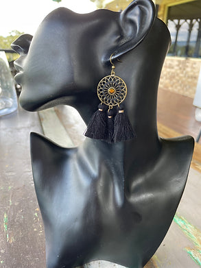 Tassel earring - black dream catcher