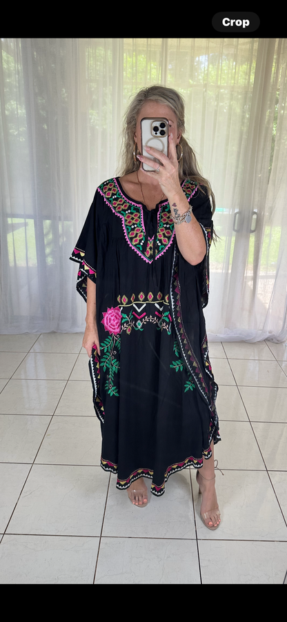 Kaftan - Black embroidered